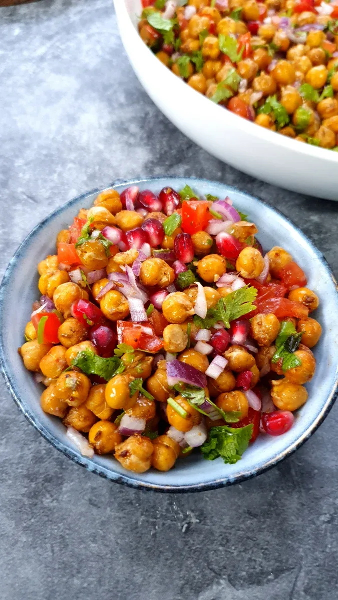 Tangy Chickpea Salad (Chana Chaat)