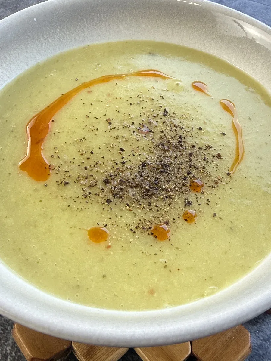 Bottle Gourd Soup (Lauki Moong Dal Soup)